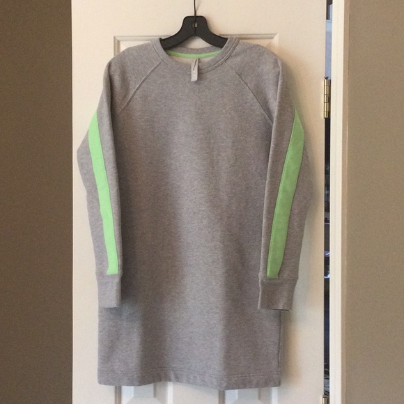 NWT Athleta Round Trip Sweatshirt Dress Grey Heather, Sz Xs - Picture 3 of 7